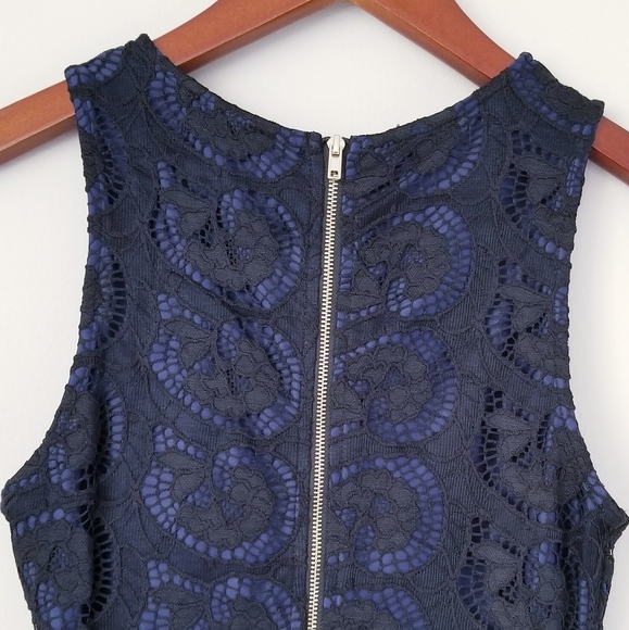 Lace bodycon dress - Picture 5 of 11